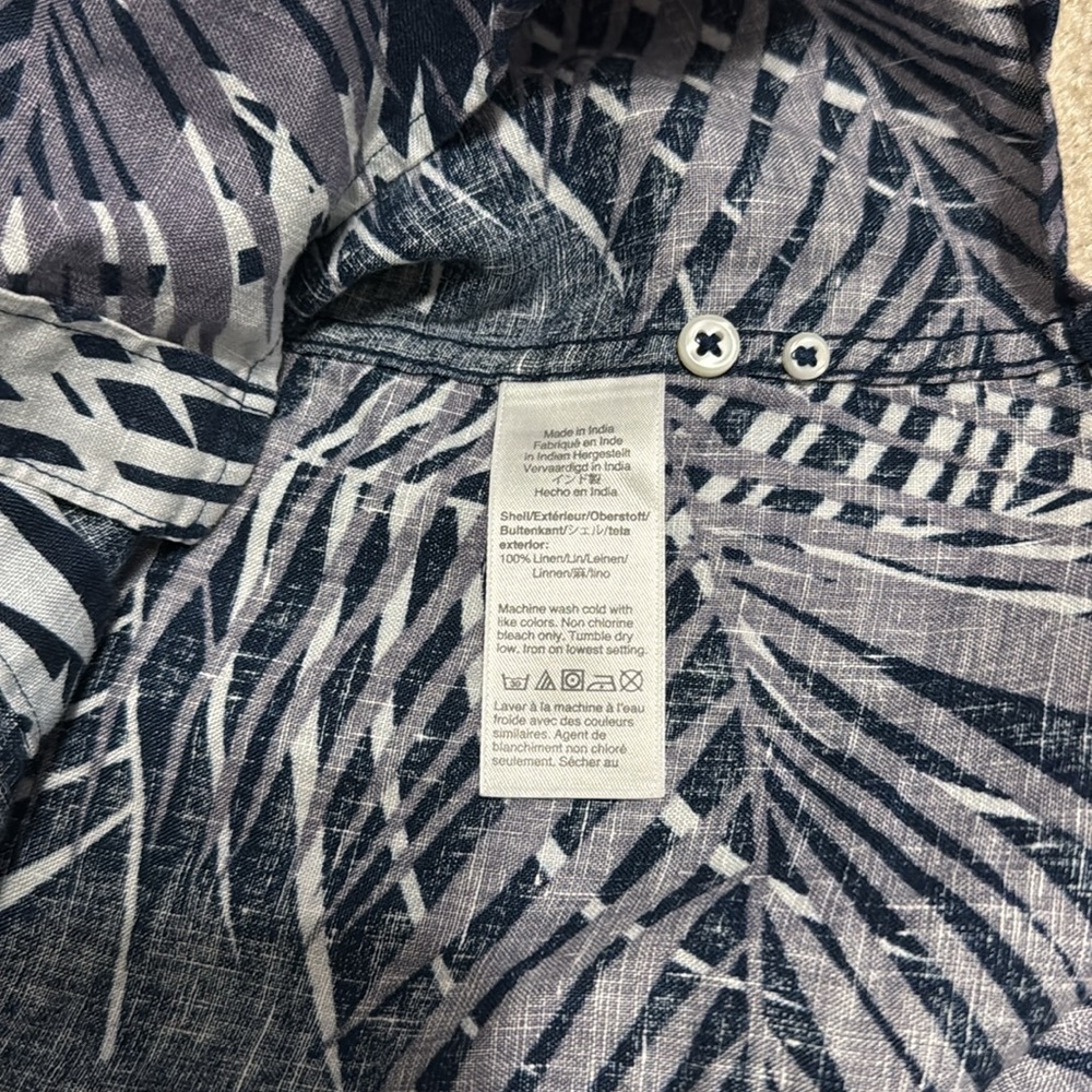 J. Crew Men’s Button Down Linen Navy and White Leaf Print Men's Shirt XL - Picture 8 of 9